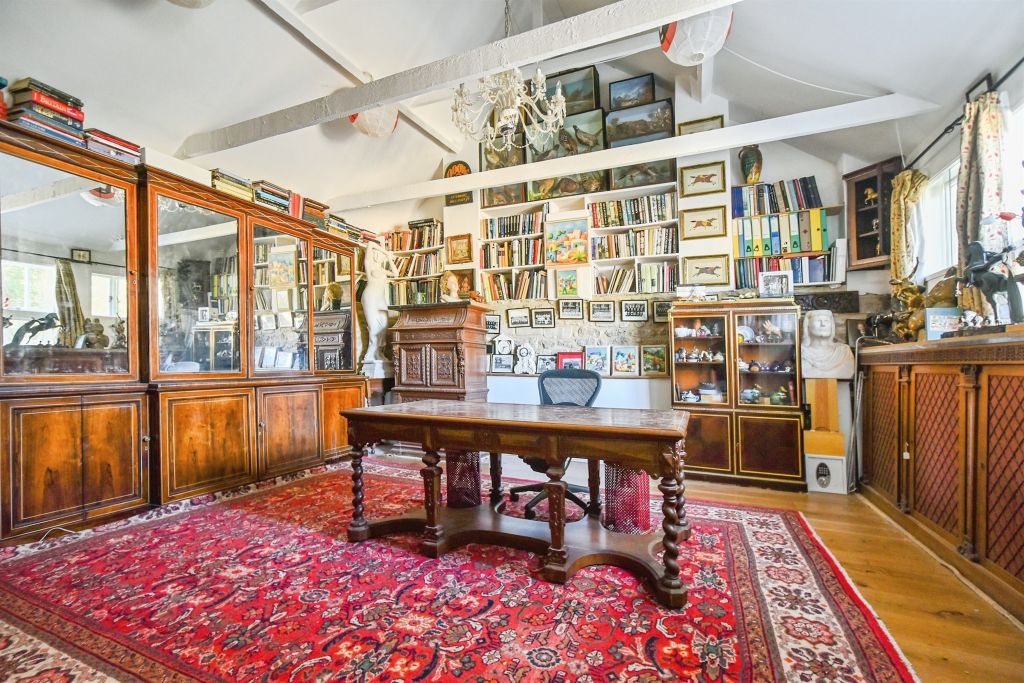 Property photo 3 of 23