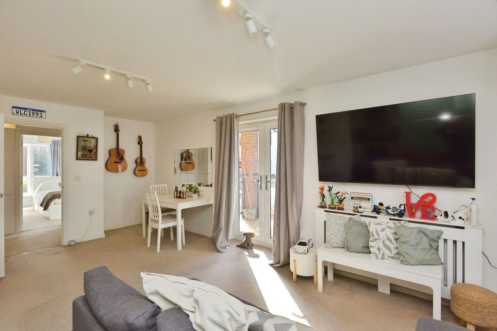 Property photo 3 of 20 Pbox-Img.Jpg