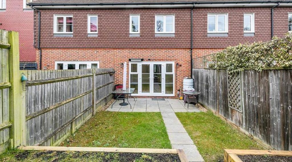 Property photo 1 of 6