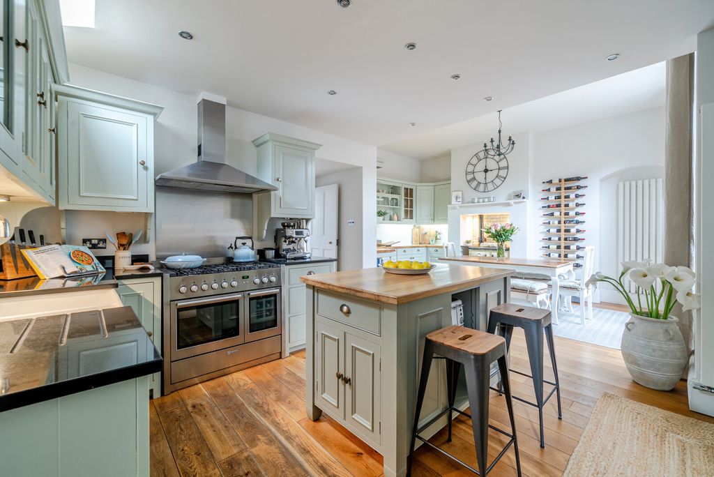 Property photo 3 of 25 1468387-22-6A19Ae...
