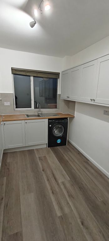 Property photo 1 of 5 Kitchen