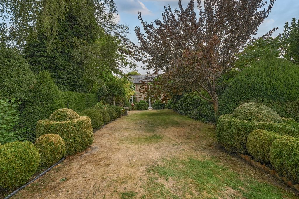 Property photo 3 of 23