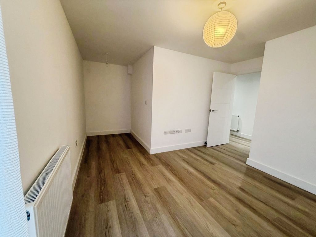 Property photo 3 of 7 Pbox-Img.Jpg