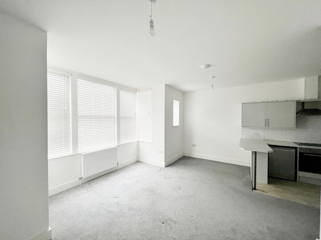 Property photo 3 of 11 Gallery