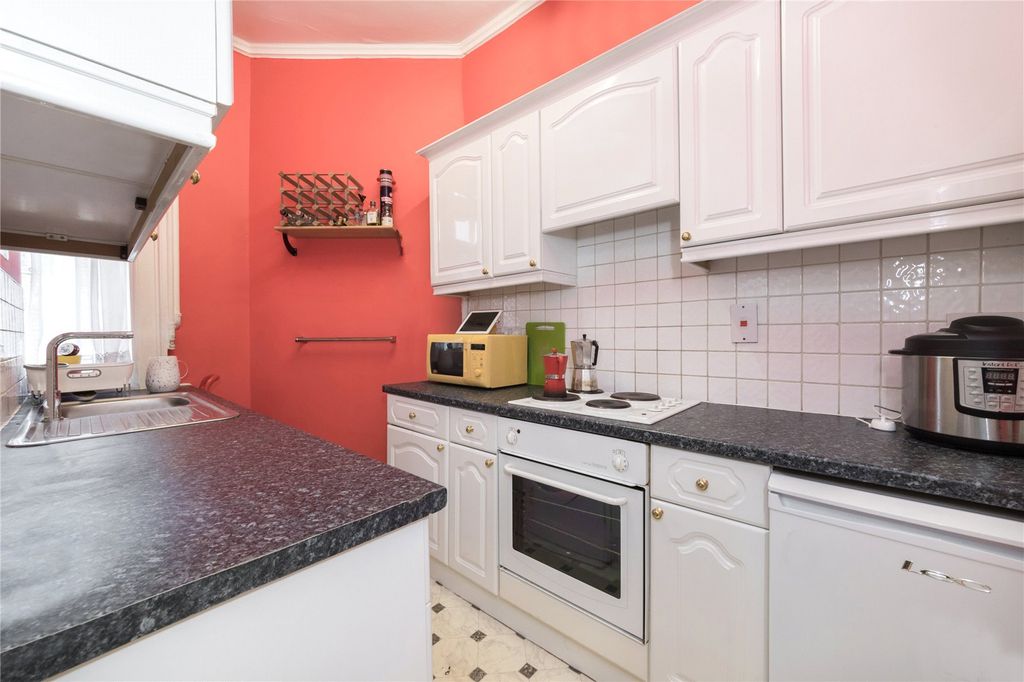 Property photo 2 of 5