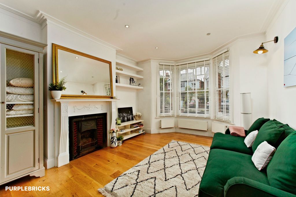 Property photo 2 of 25