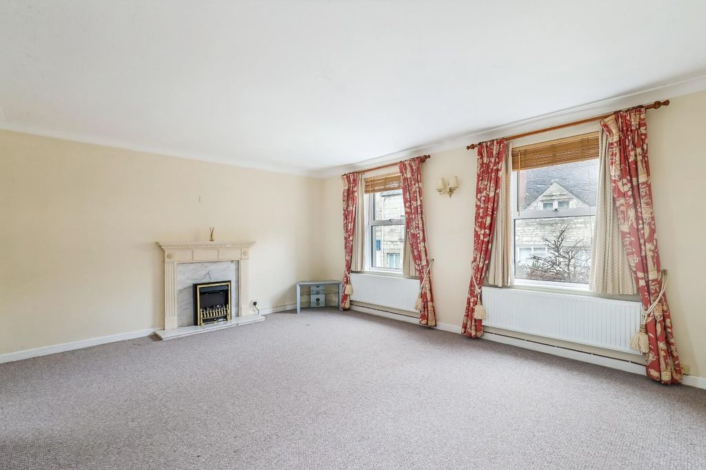 Property photo 2 of 12 Ph14_6346423.Jpg