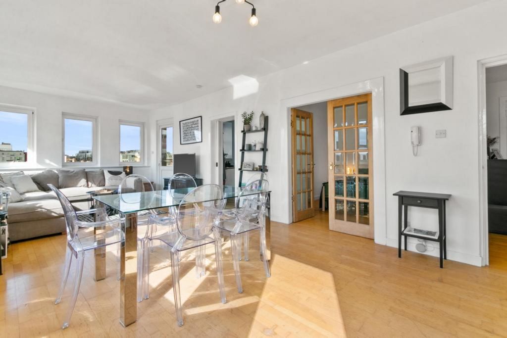 Property photo 2 of 28