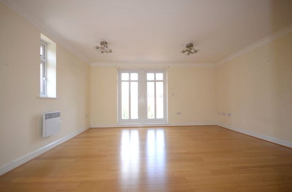 Property photo 2 of 8 Picture No. 11