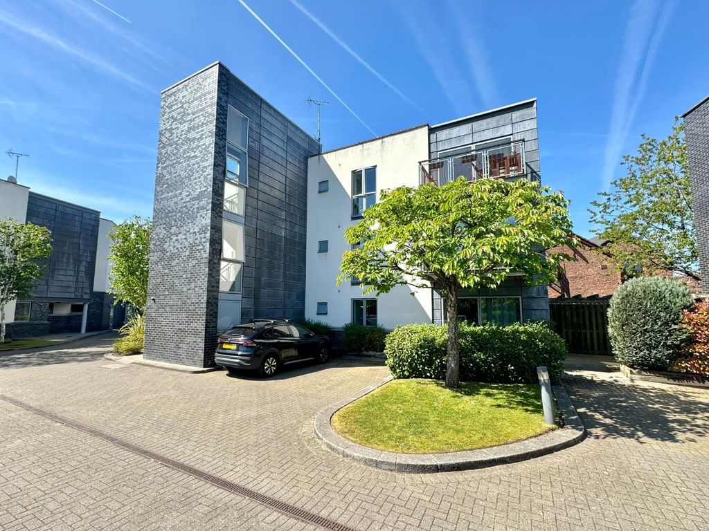 Property photo 1 of 23