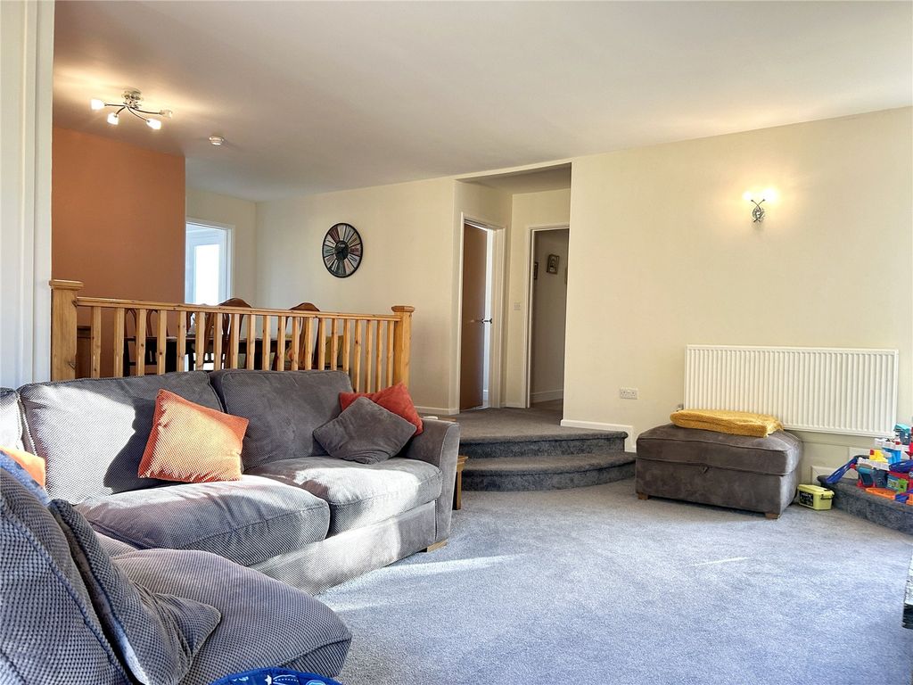 Property photo 3 of 22 Picture No. 13