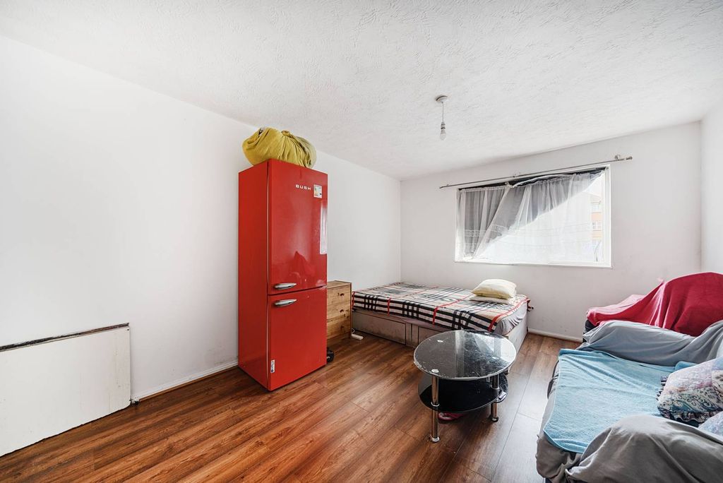 Property photo 2 of 6
