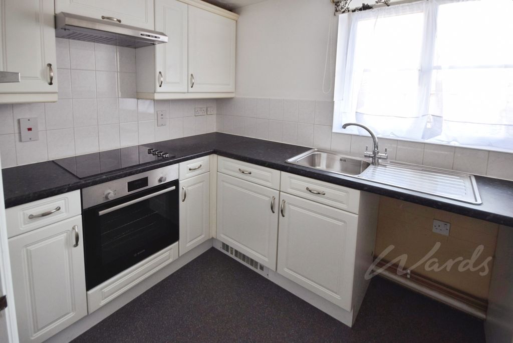 Property photo 2 of 8 Windsor Kitchen