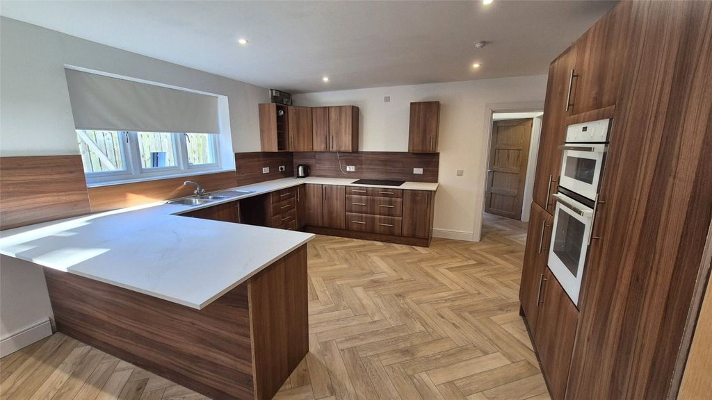 Property photo 3 of 12 Picture No. 12