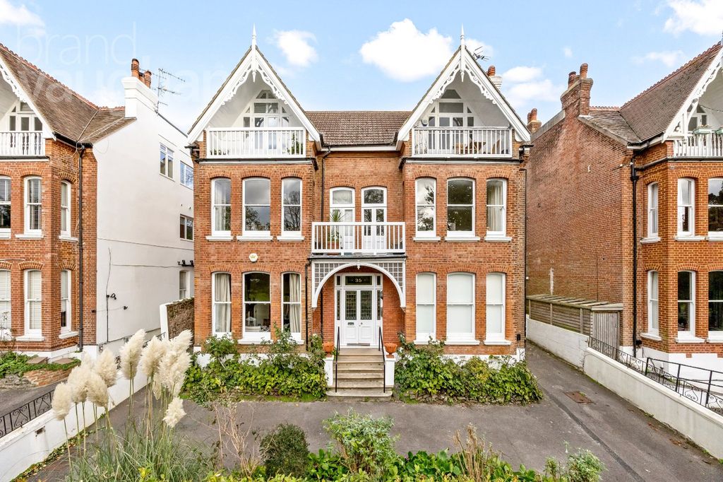 Property photo 1 of 23 Picture No. 32