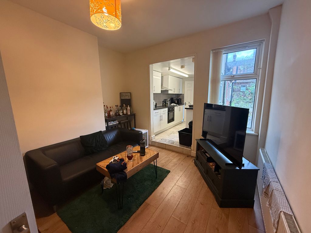 Property photo 2 of 6 Living Room