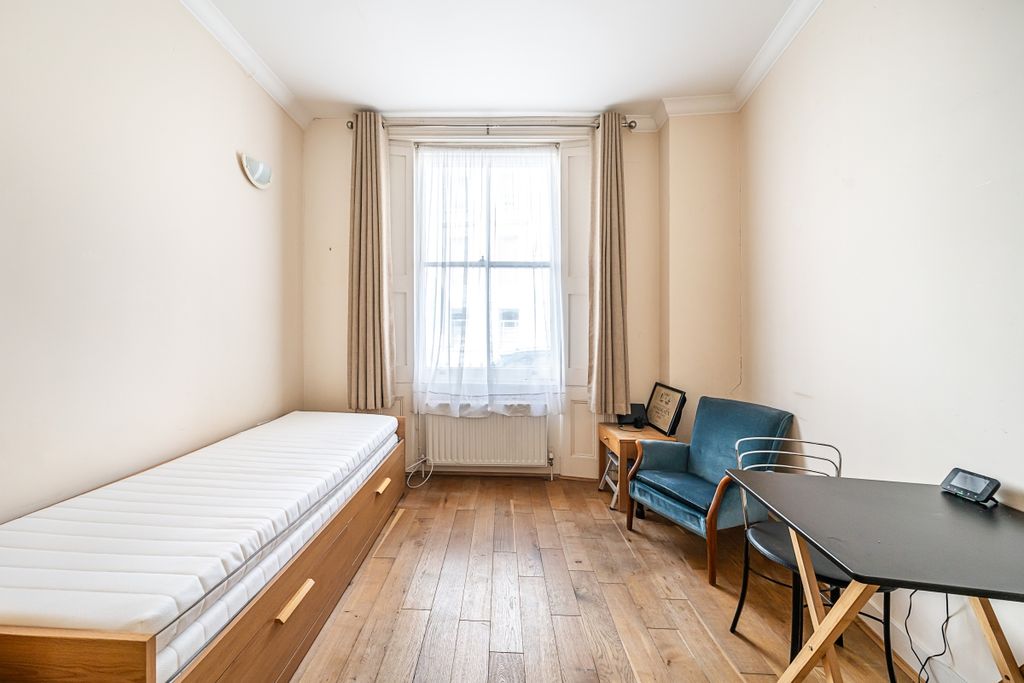 Property photo 2 of 11 Flat-2-9-Cumerlan...