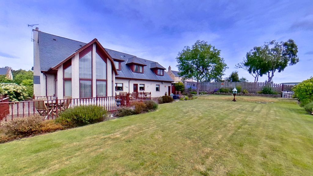 Property photo 2 of 34