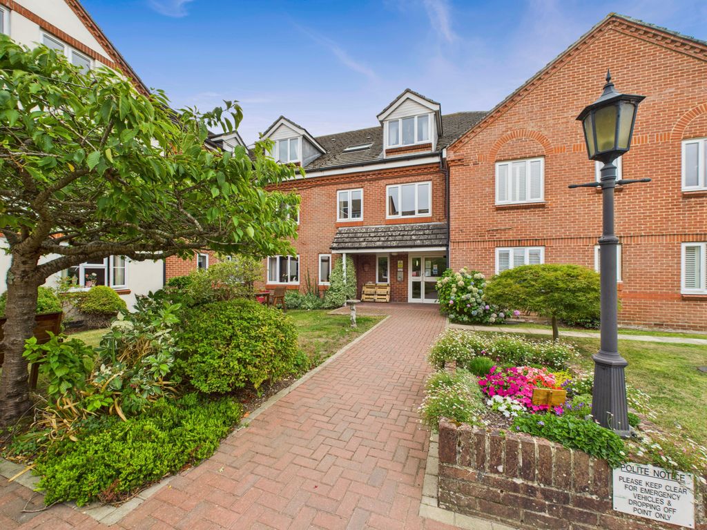 Property photo 1 of 8 2 Bedroom Retirement Flat For Sale