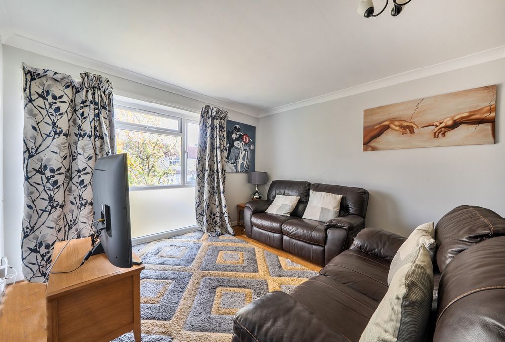 Property photo 3 of 14 Living Room