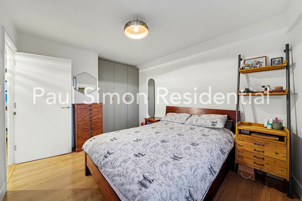 Property photo 2 of 15 Picture No. 18