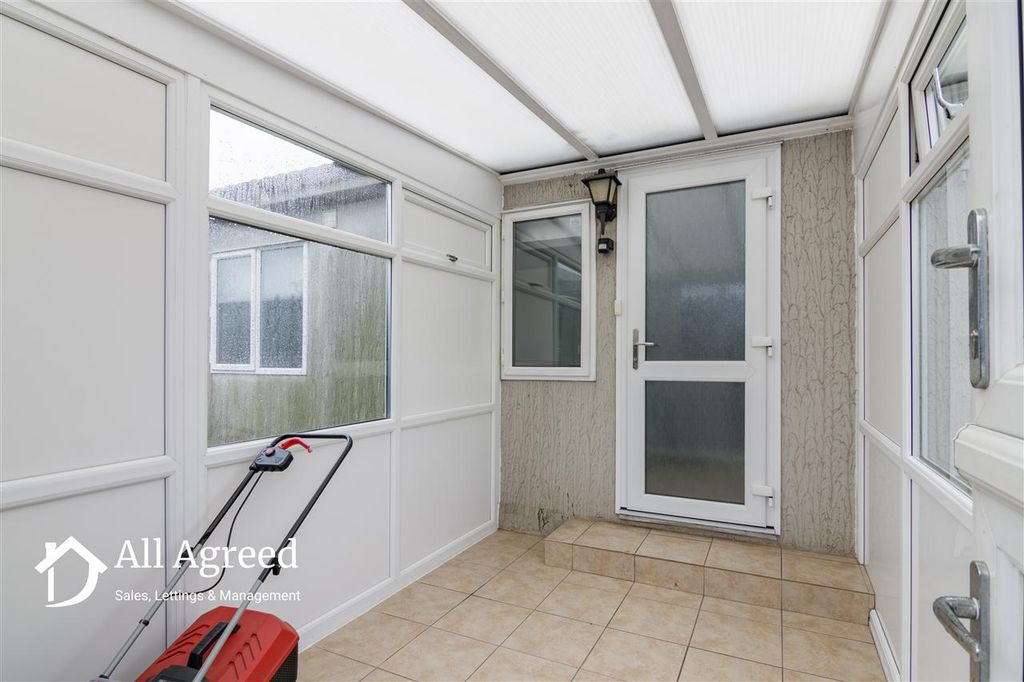 Property photo 3 of 14 Porch