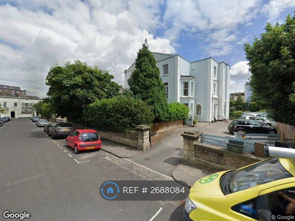 Property photo 1 of 10 Richmond Hill Avenue