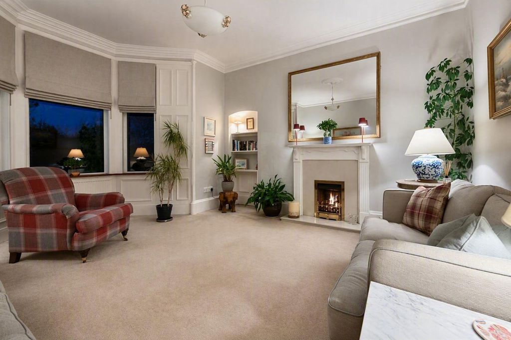 Property photo 2 of 18 Living Room