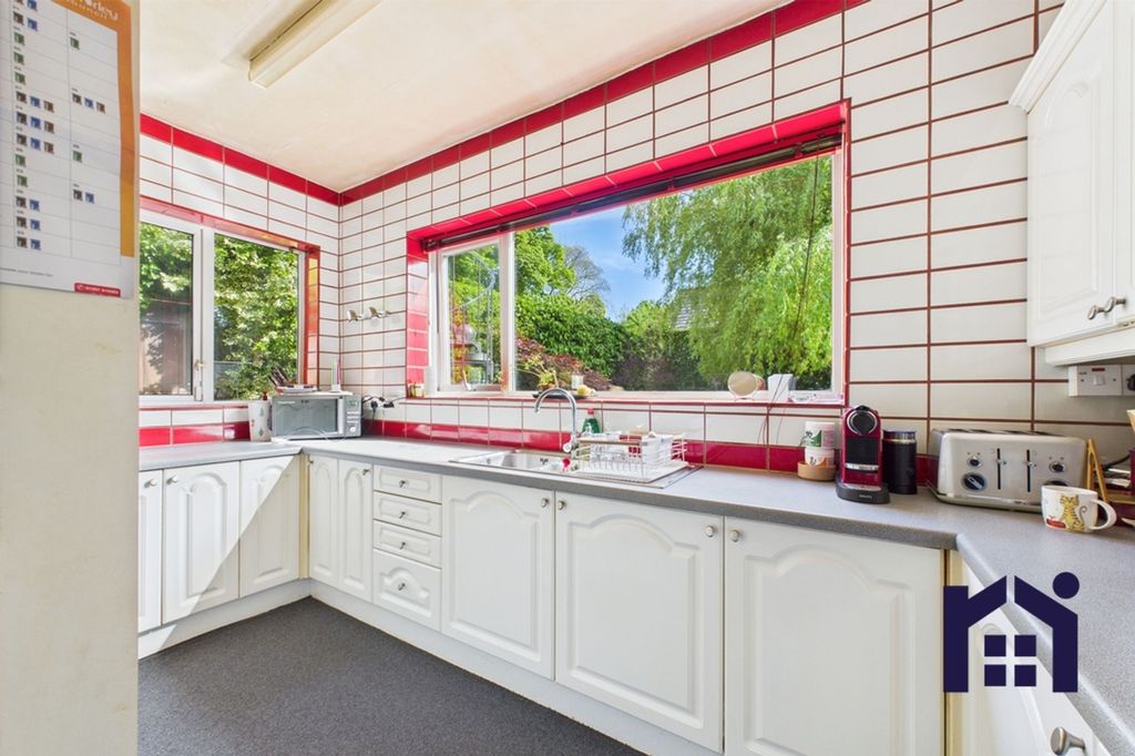 Property photo 3 of 29 Kitchen