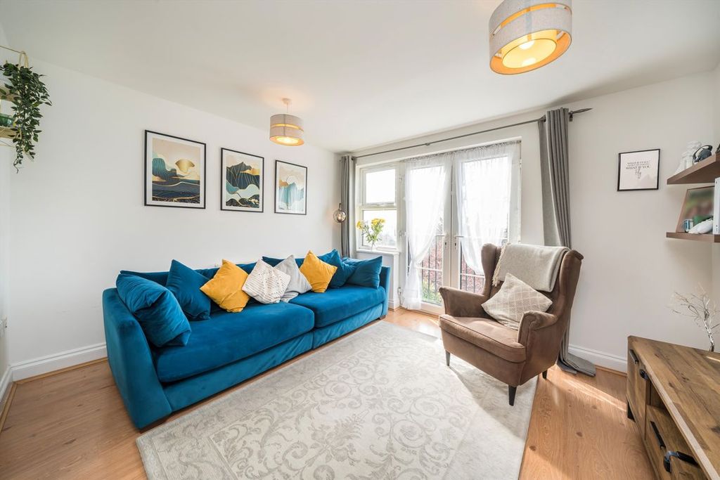 Property photo 2 of 8