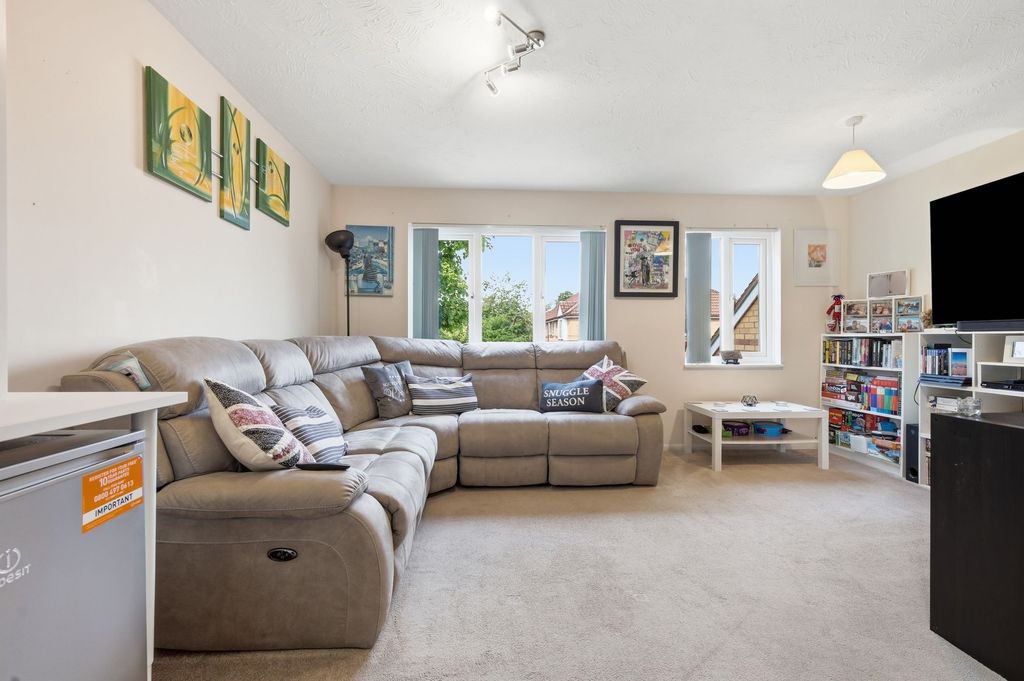 Property photo 2 of 11