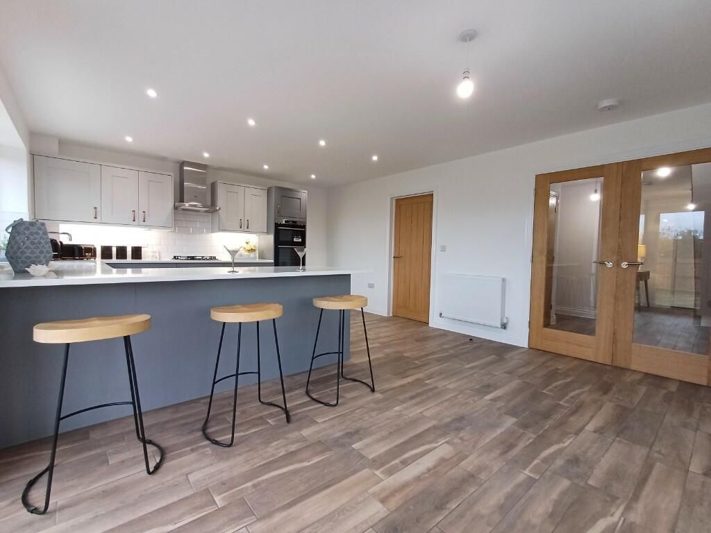 Property photo 2 of 17 Dining Kitchen Farnborough.Jpeg