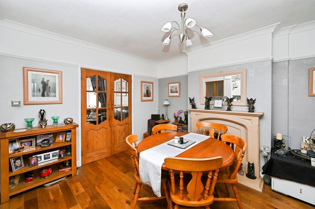 Property photo 3 of 18 Pbox-Img.Jpg