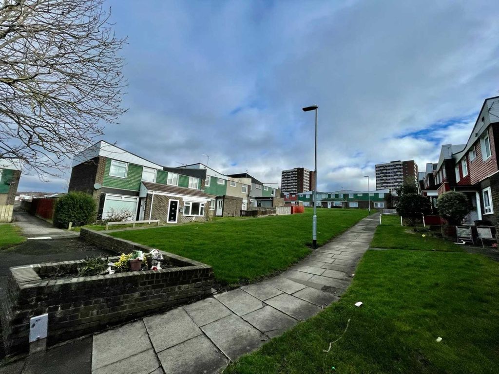 Property photo 2 of 11