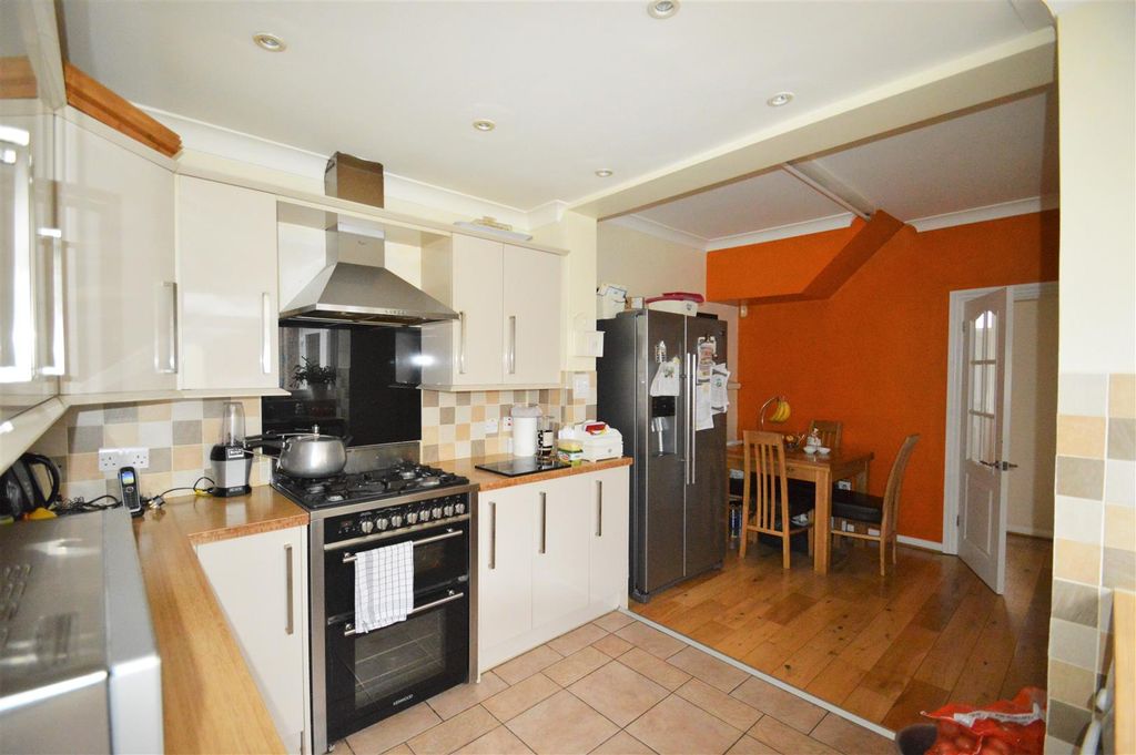 Property photo 3 of 14 Kitchen/Diner