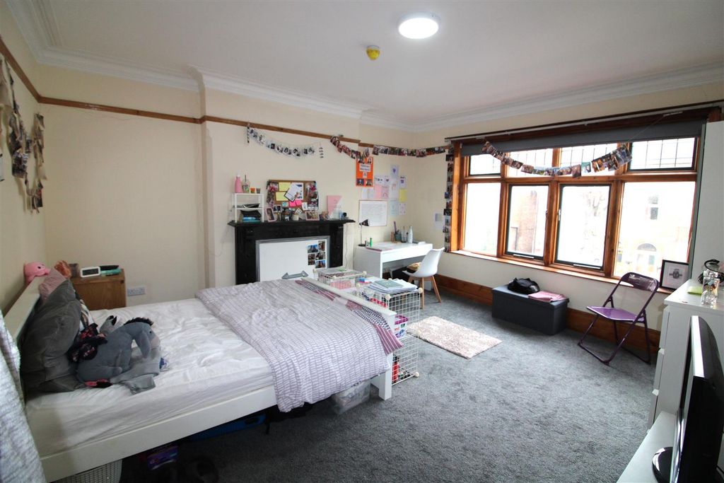 Property photo 2 of 24 Bedroom 3