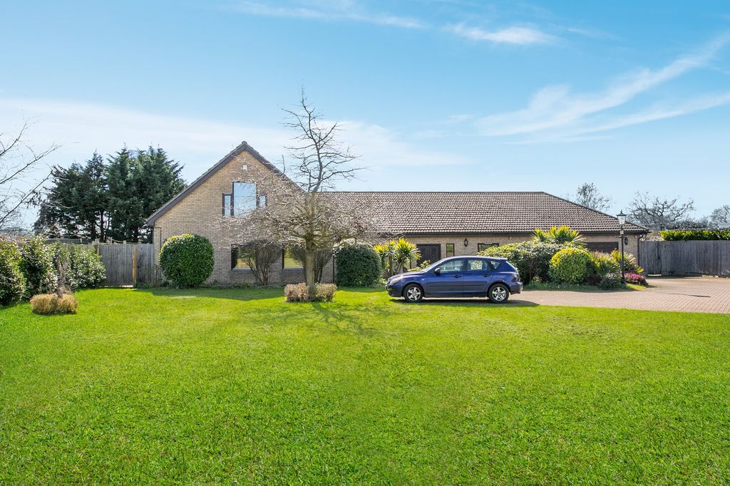 Property photo 3 of 40