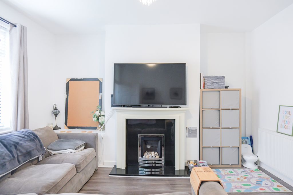 Property photo 2 of 18