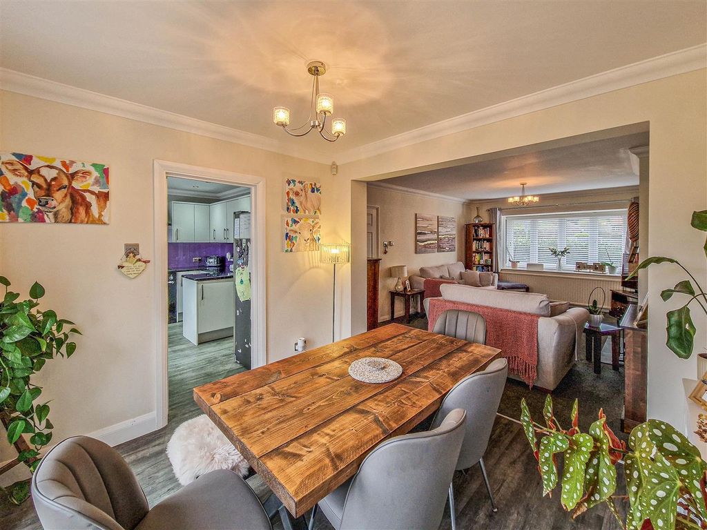 Property photo 1 of 18 Dining Room