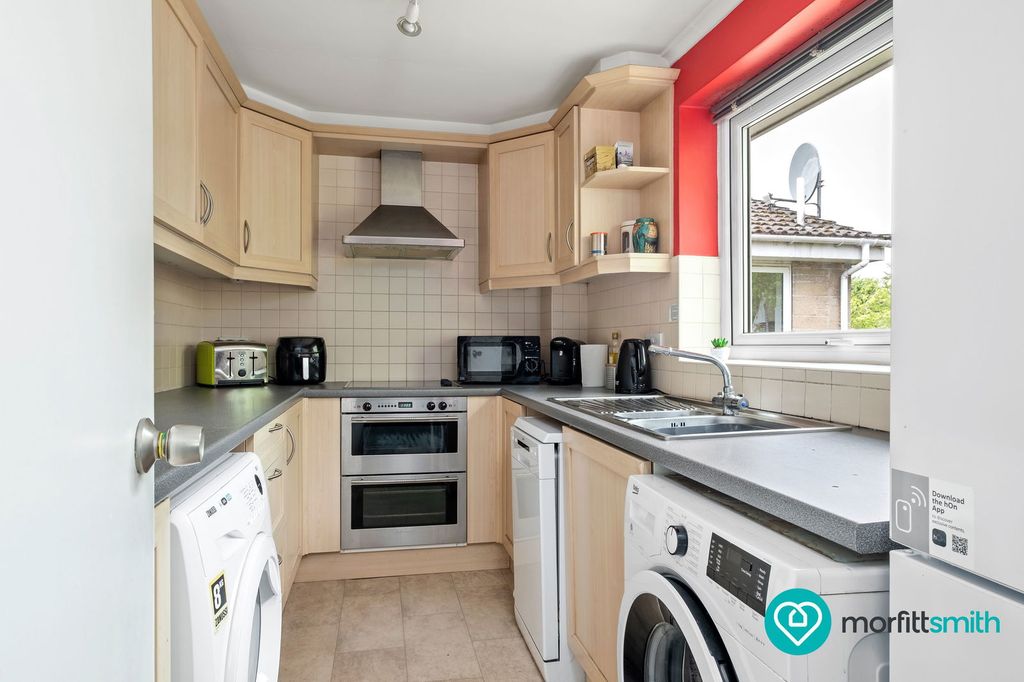 Property photo 3 of 18