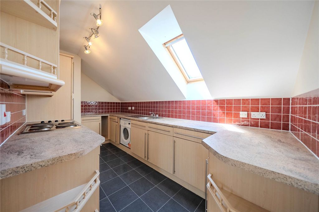 Property photo 3 of 11 Picture No. 28
