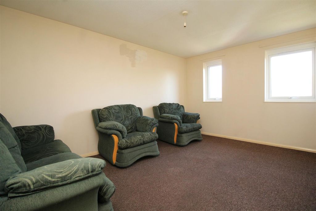 Property photo 2 of 5 Living Room .Jpg