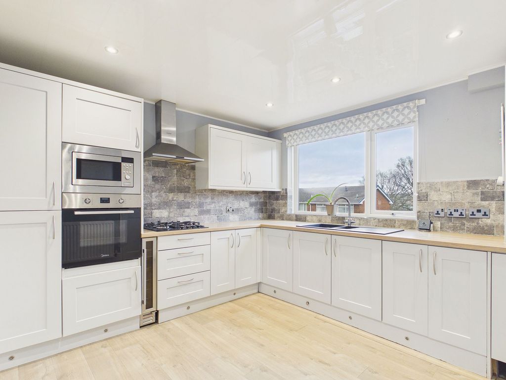 Property photo 1 of 12 Kitchen