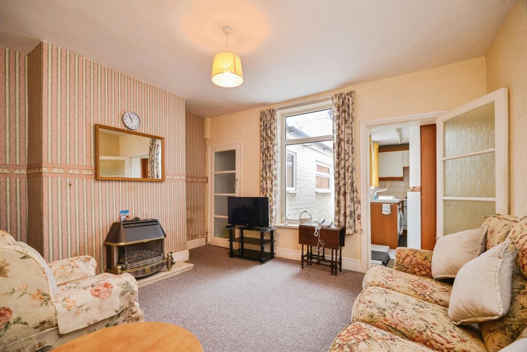 Property photo 2 of 17