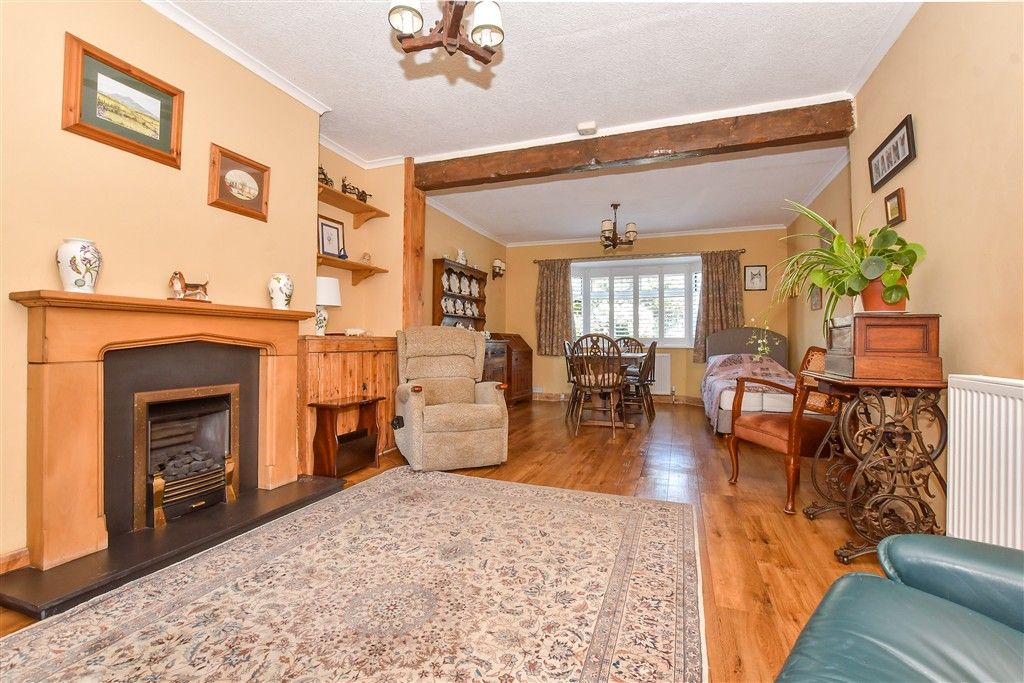 Property photo 3 of 15 Lounge
