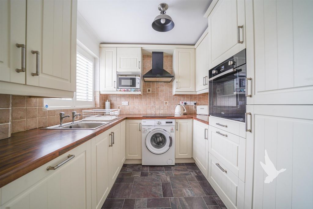 Property photo 3 of 12 3 Kitch.Jpg