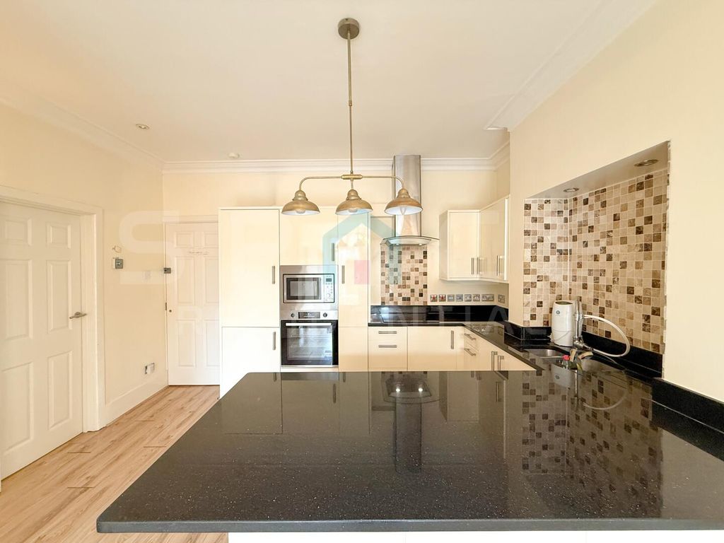 Property photo 2 of 21 Kitchen