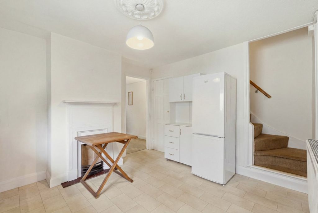 Property photo 3 of 33