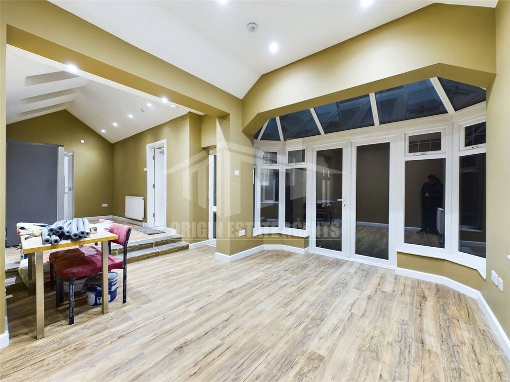 Property photo 1 of 22 Picture No. 19