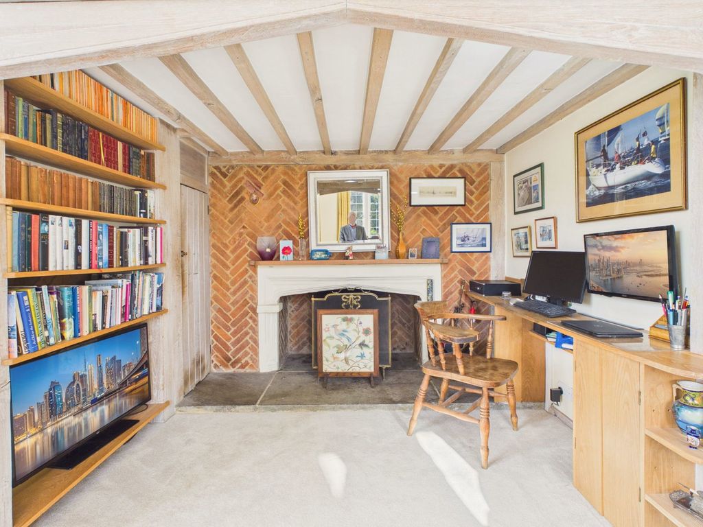 Property photo 3 of 25
